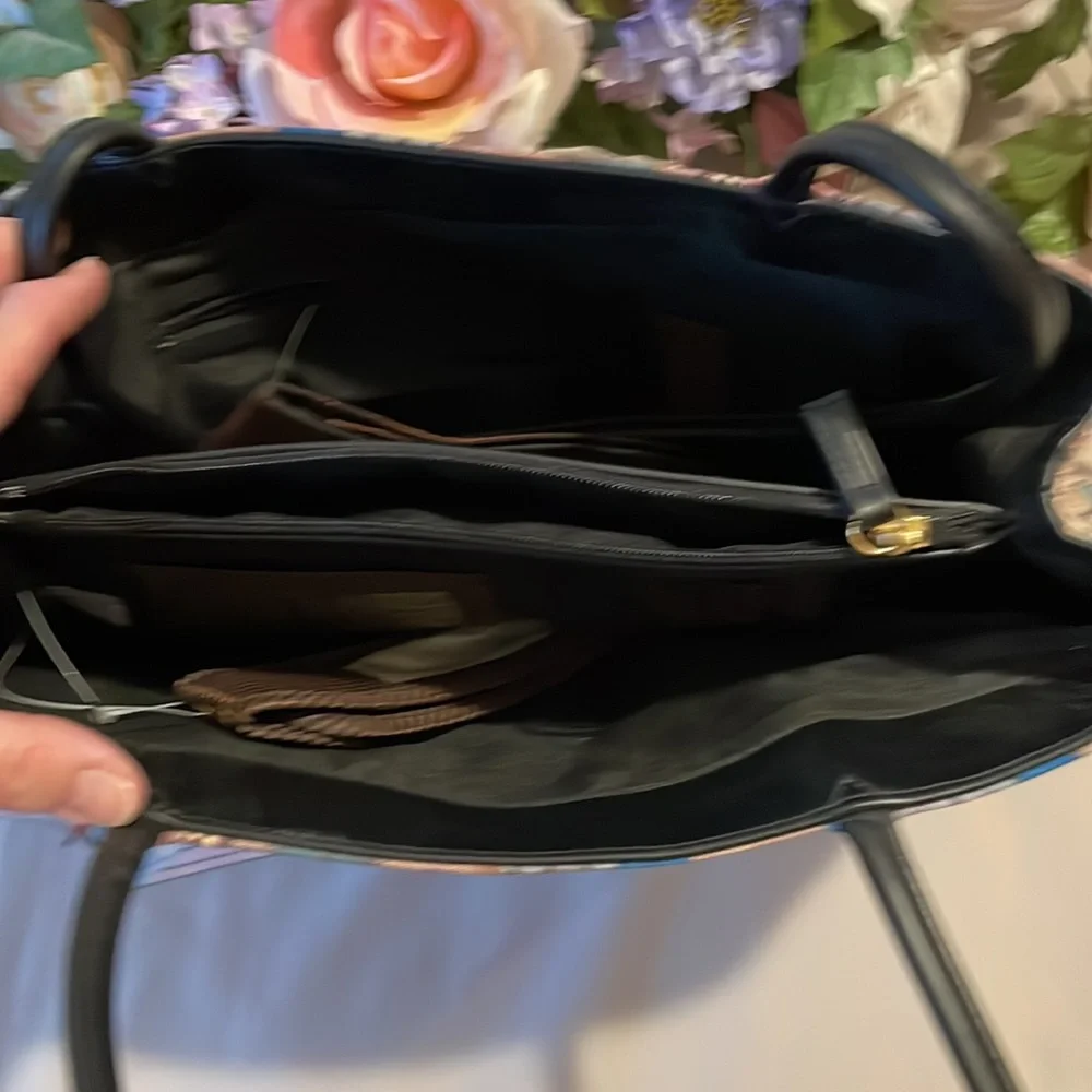 Beautiful Sparkly Large Purse - Picture 2 of 3